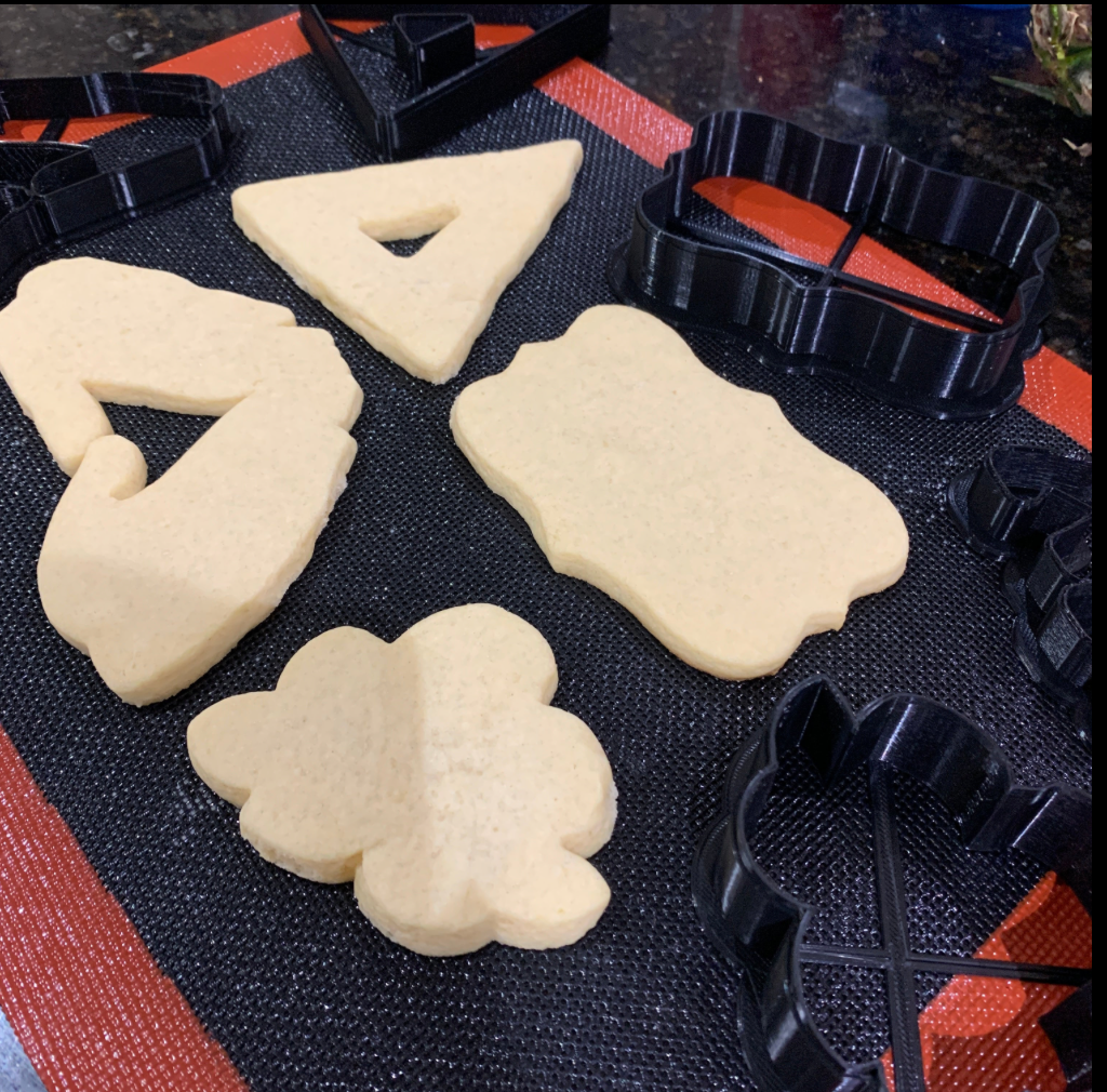 Mids Up and Pyramid Cookie Cutter Set for Delta Sigma Theta Sorority, Incorporated